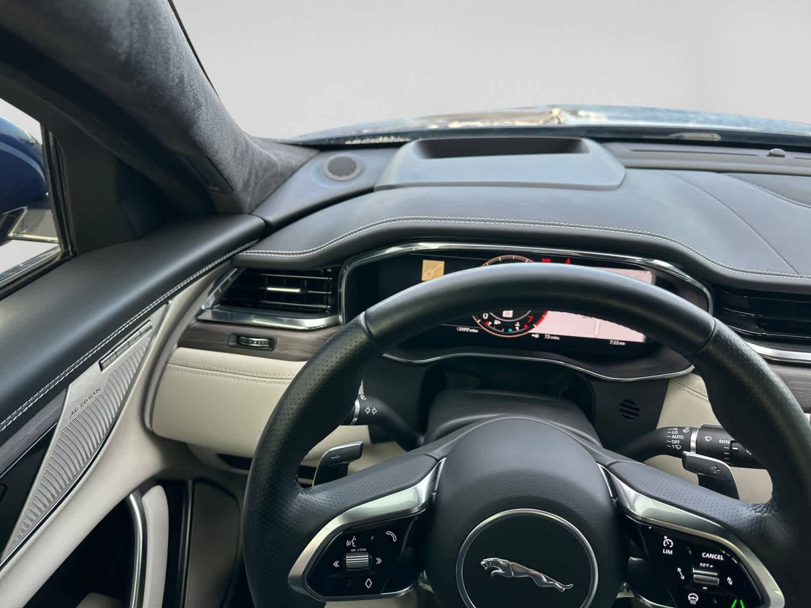 2023 Jaguar XF R-Dynamic SE