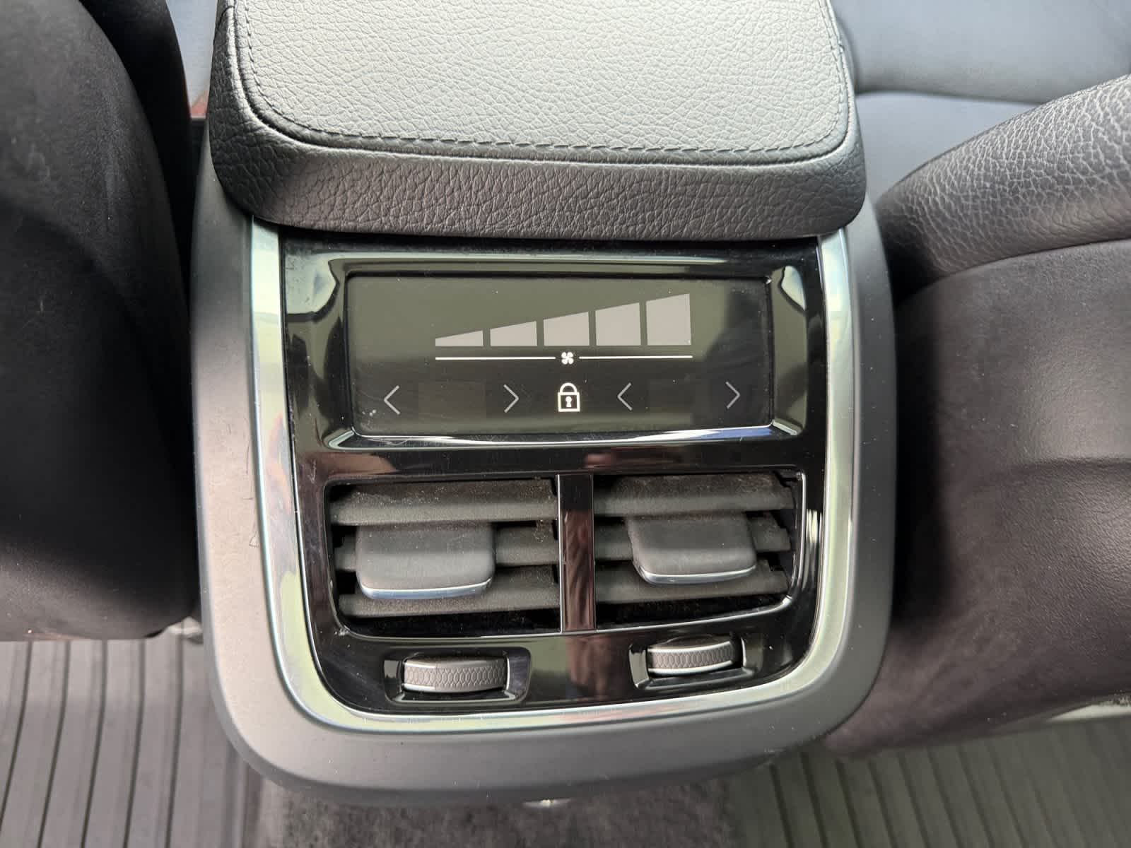 2018 Volvo V90 Cross Country Base