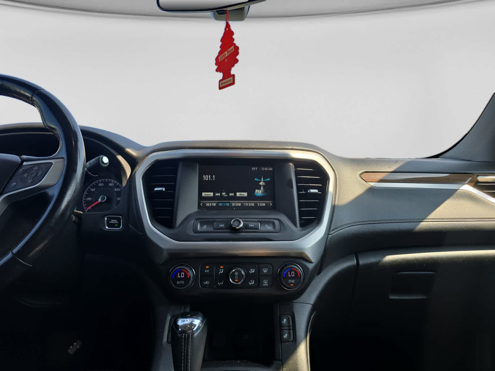 2017 GMC Acadia SLE