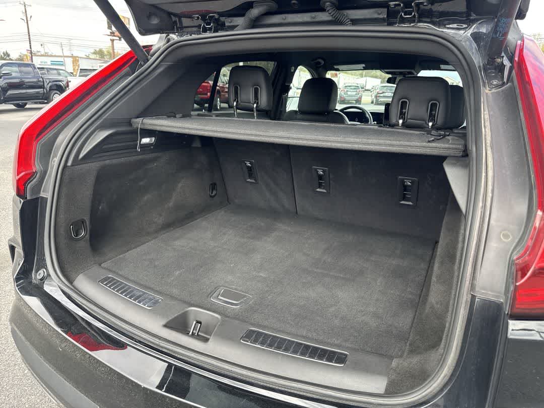 2025 Cadillac XT4 AWD Premium Luxury