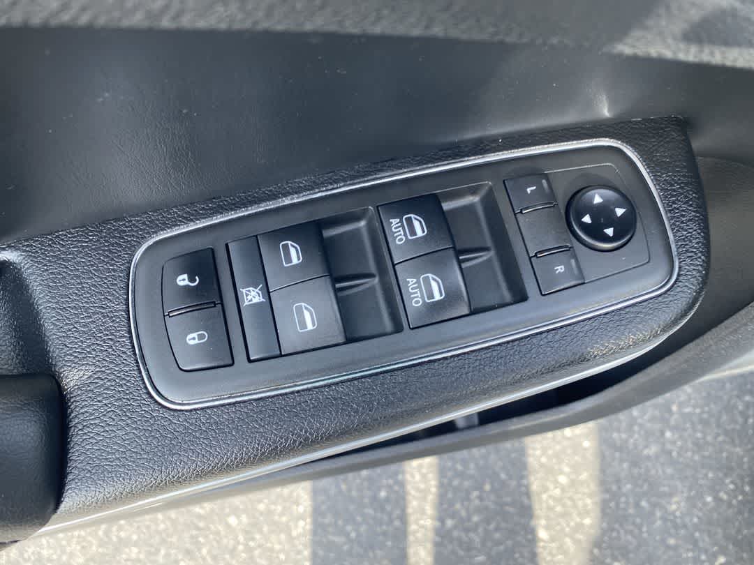 2021 Chrysler 300 Touring L