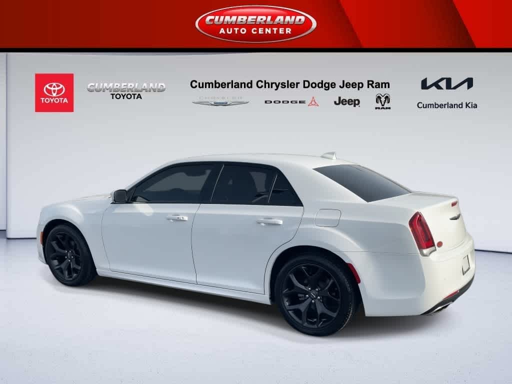 2021 Chrysler 300 Touring L