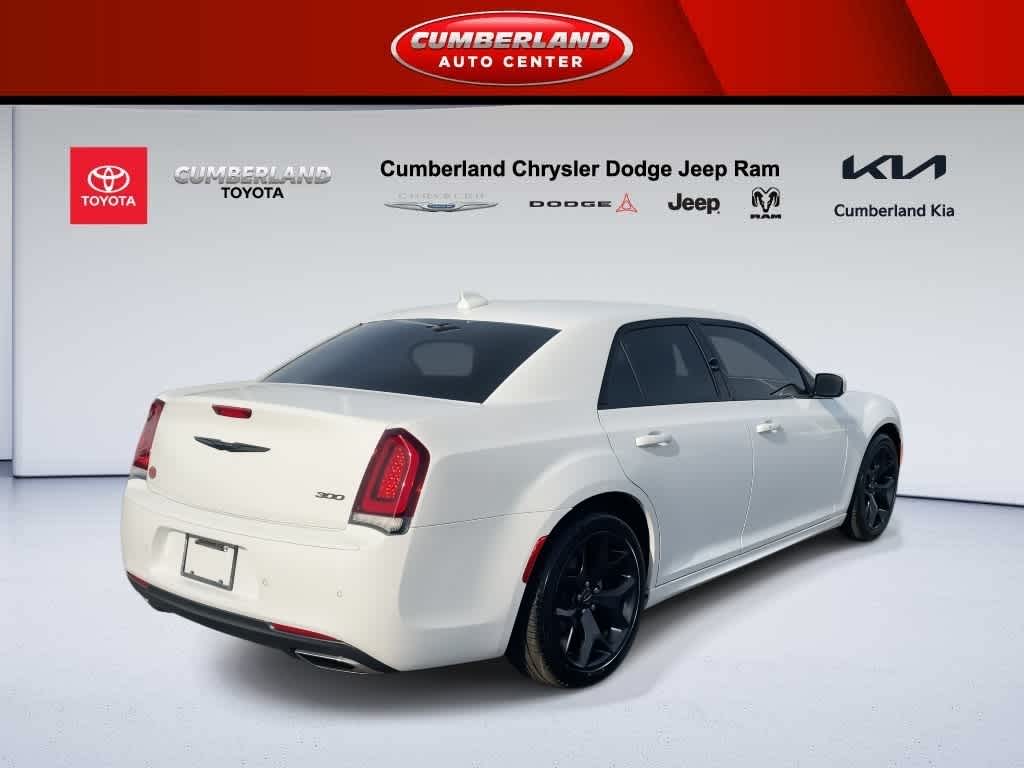 2021 Chrysler 300 Touring L
