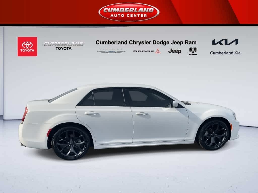 2021 Chrysler 300 Touring L