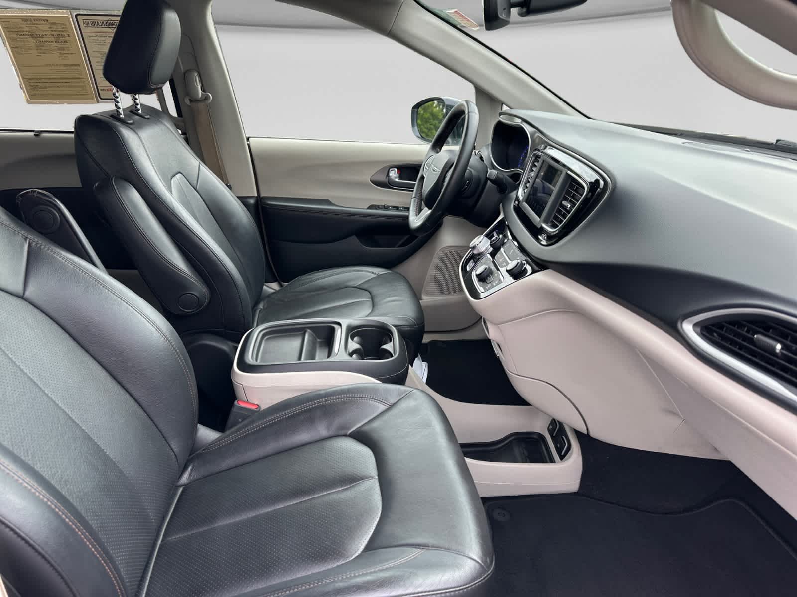 2020 Chrysler Pacifica Touring L