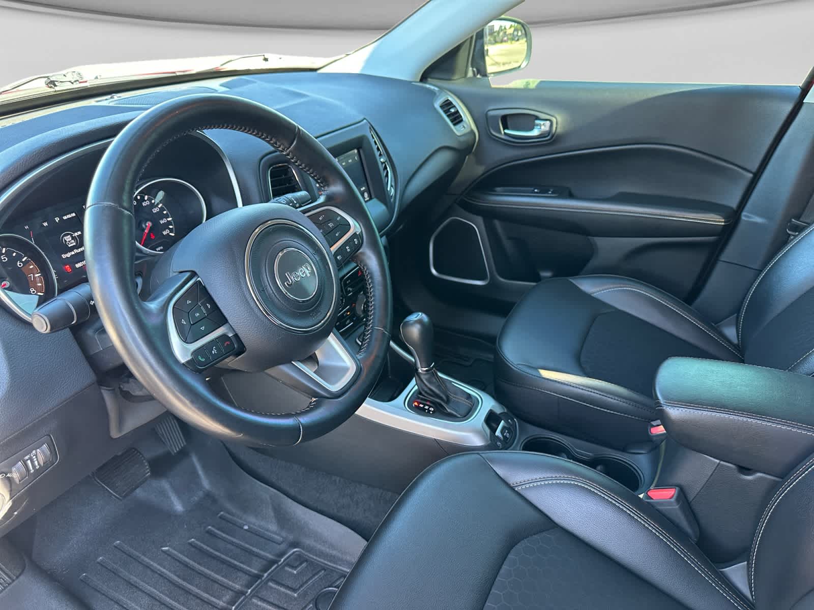 2020 Jeep Compass Latitude w/Sun/Safety Pkg