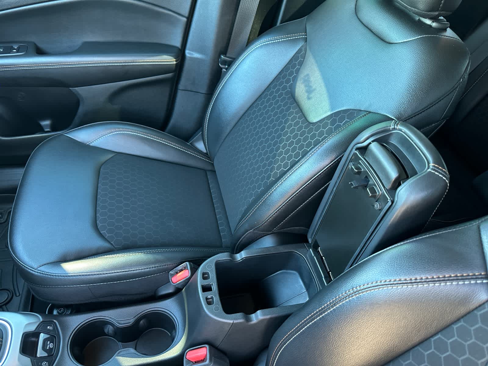 2020 Jeep Compass Latitude w/Sun/Safety Pkg