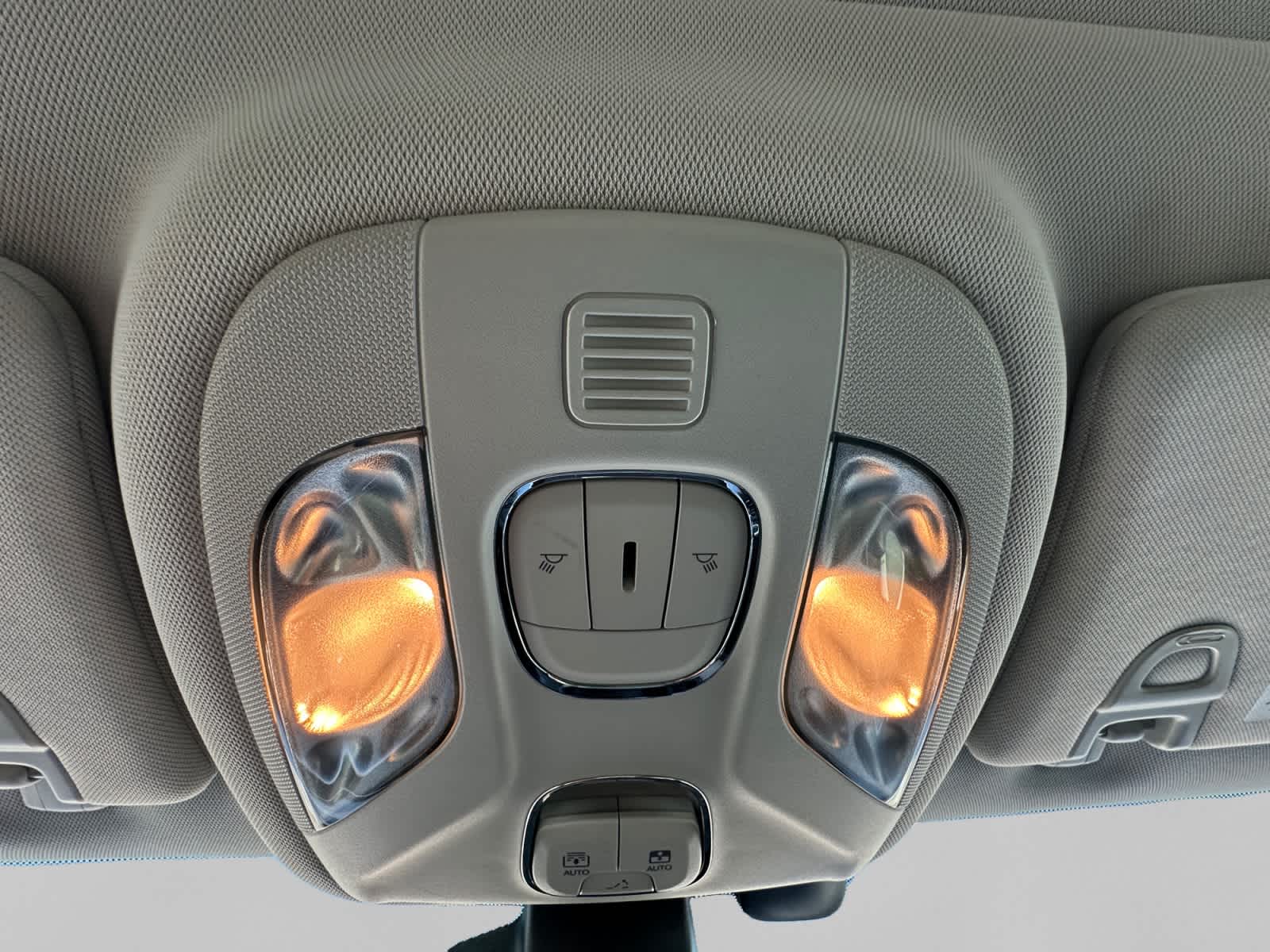 2020 Jeep Compass Latitude w/Sun/Safety Pkg