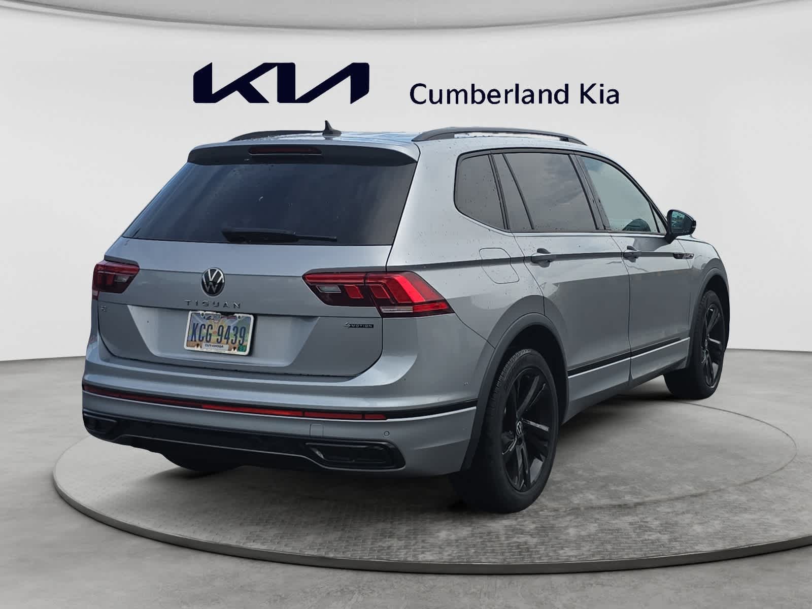 2023 Volkswagen Tiguan SE R-Line Black