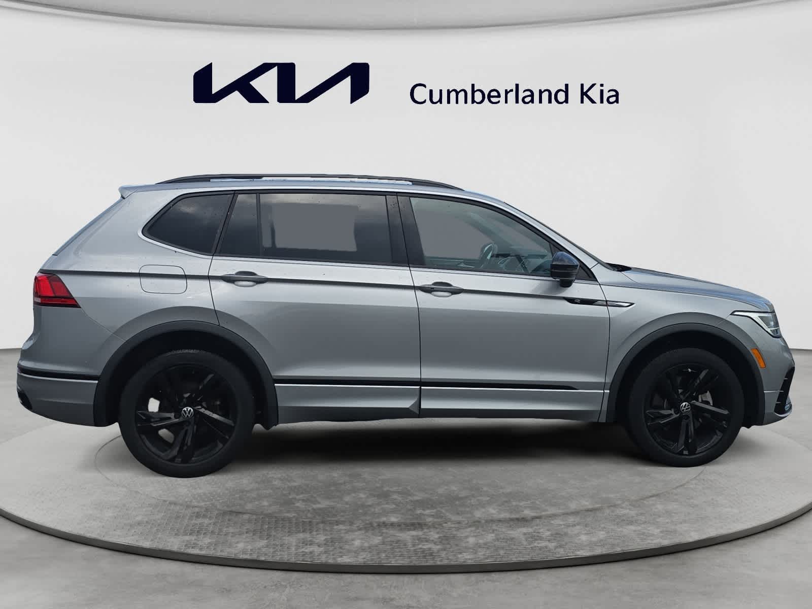 2023 Volkswagen Tiguan SE R-Line Black