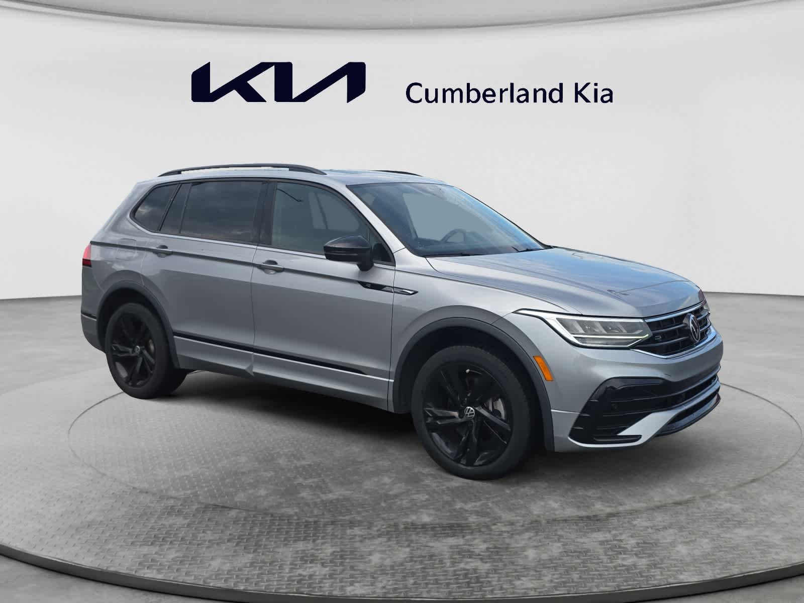 2023 Volkswagen Tiguan SE R-Line Black
