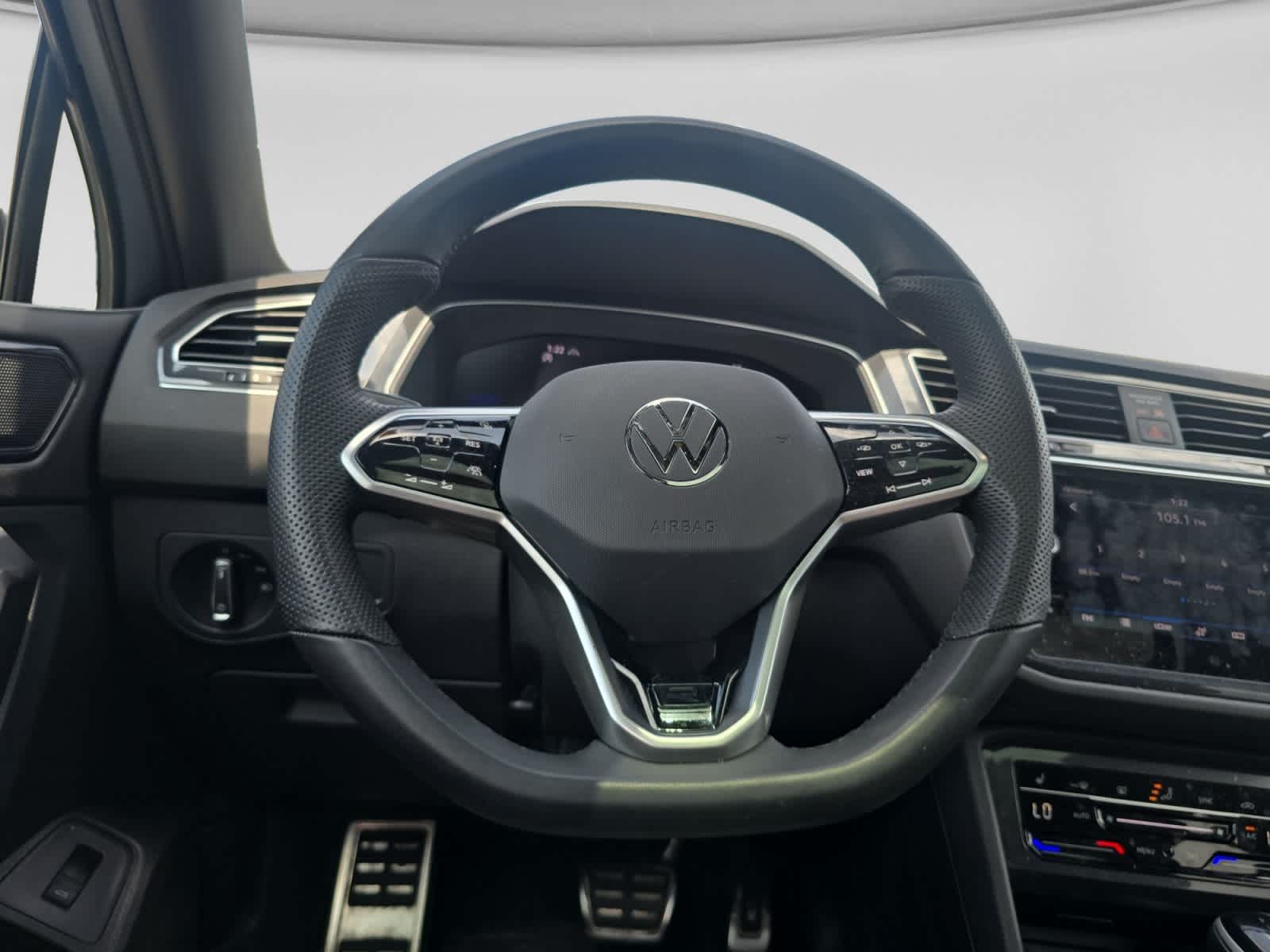 2024 Volkswagen Tiguan SE R-Line Black