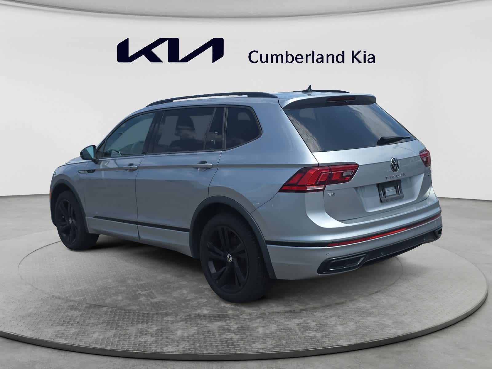 2024 Volkswagen Tiguan SE R-Line Black