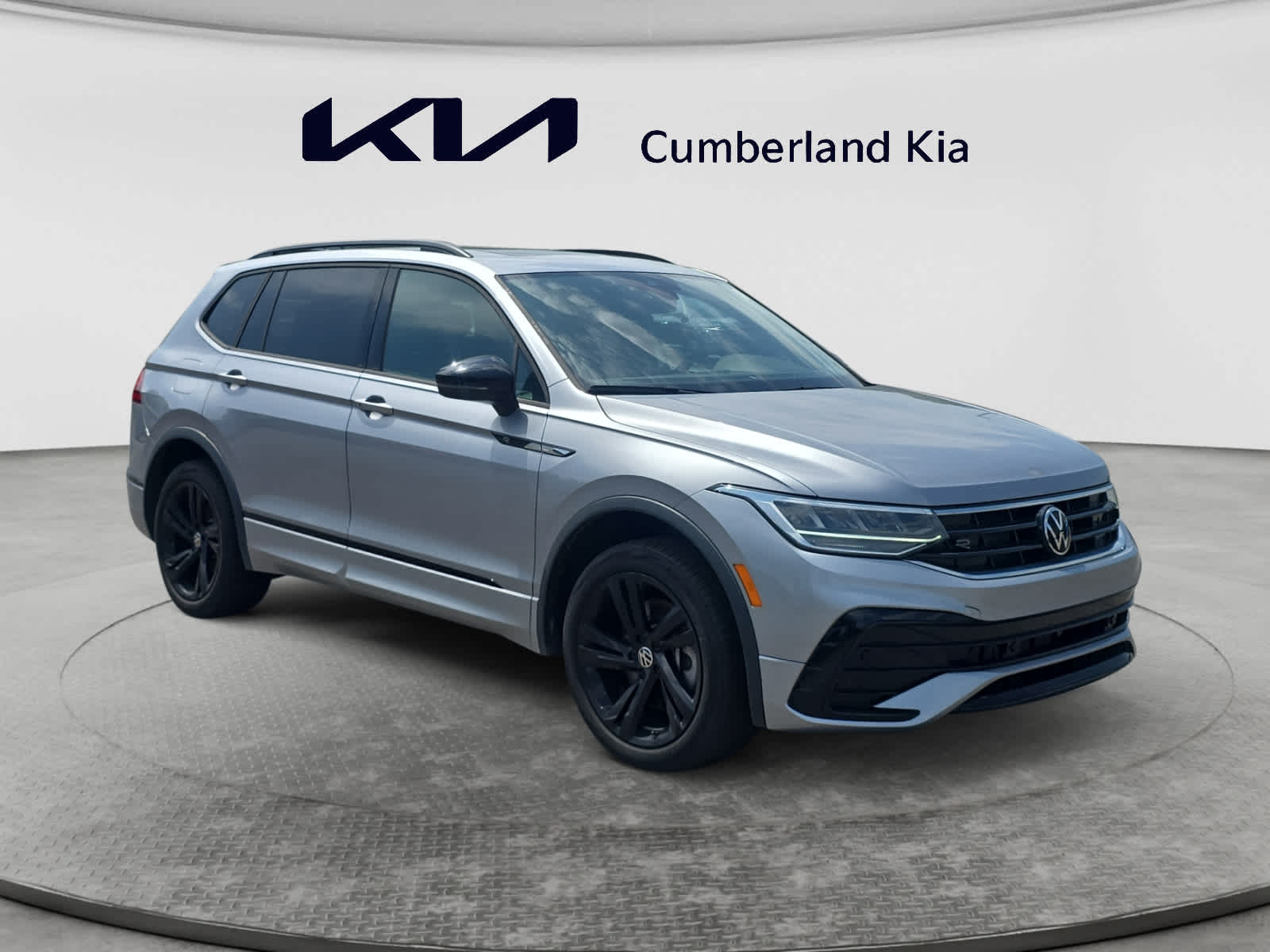 2024 Volkswagen Tiguan SE R-Line Black