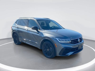 2022 Volkswagen Tiguan SE R-Line Black