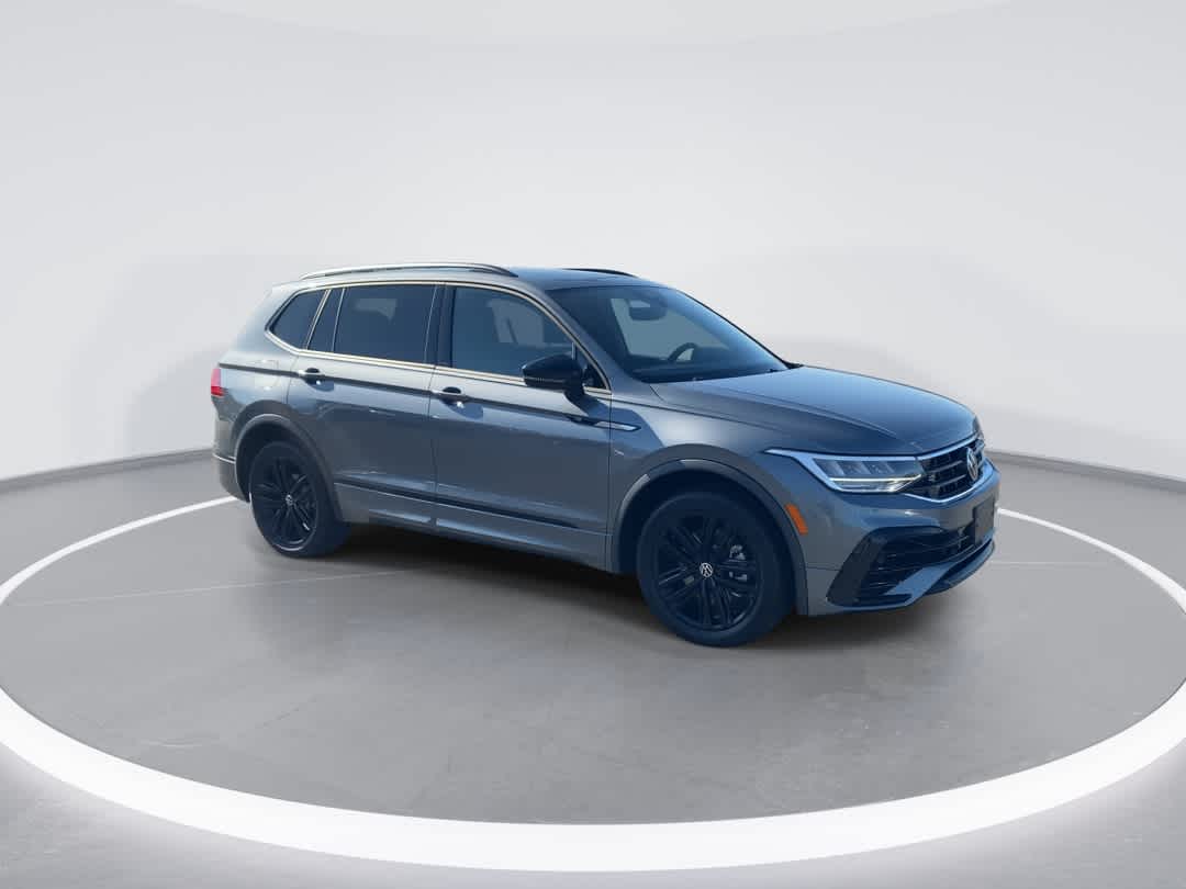 2022 Volkswagen Tiguan SE R-Line Black