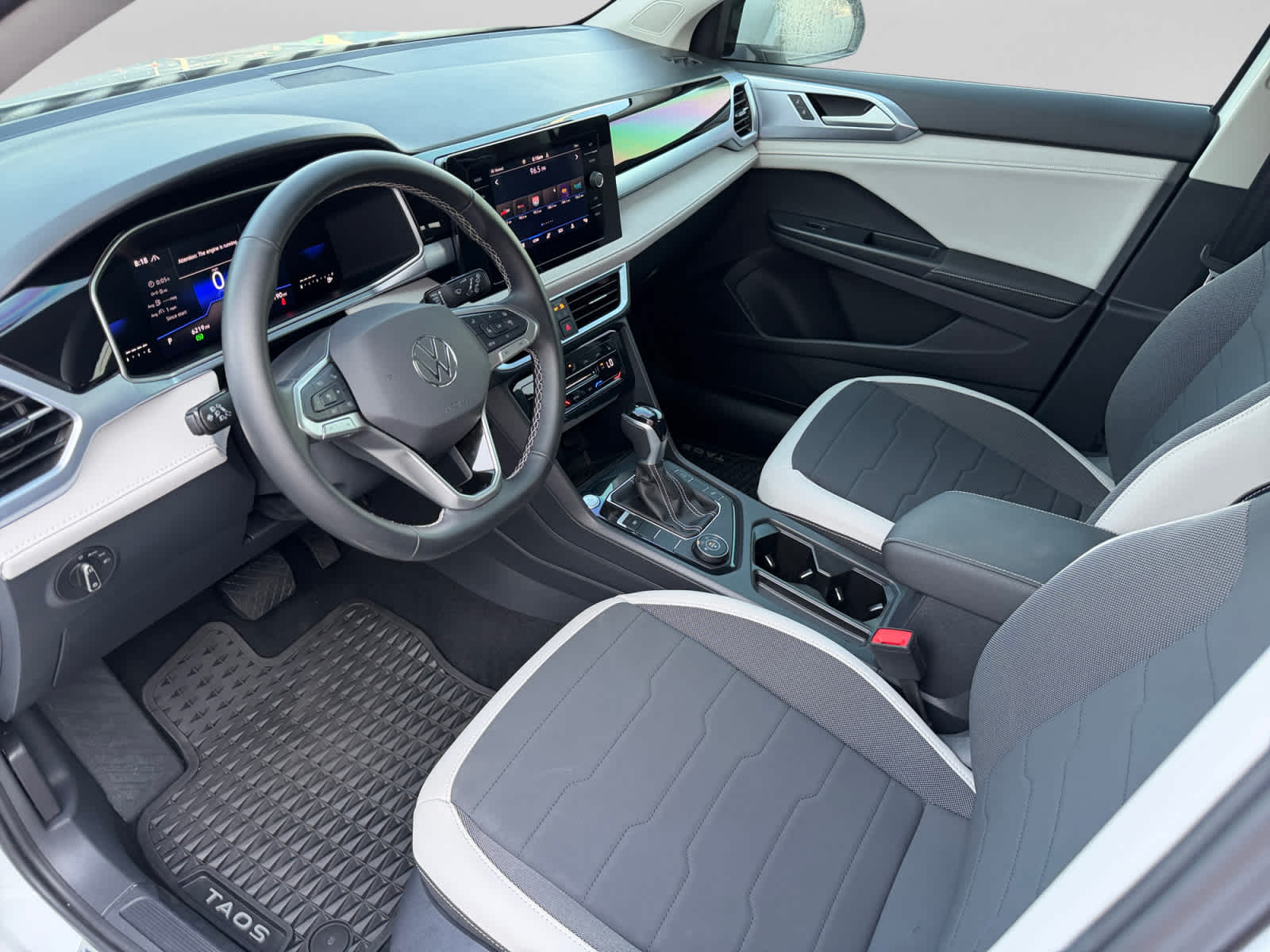 2025 Volkswagen Taos SE