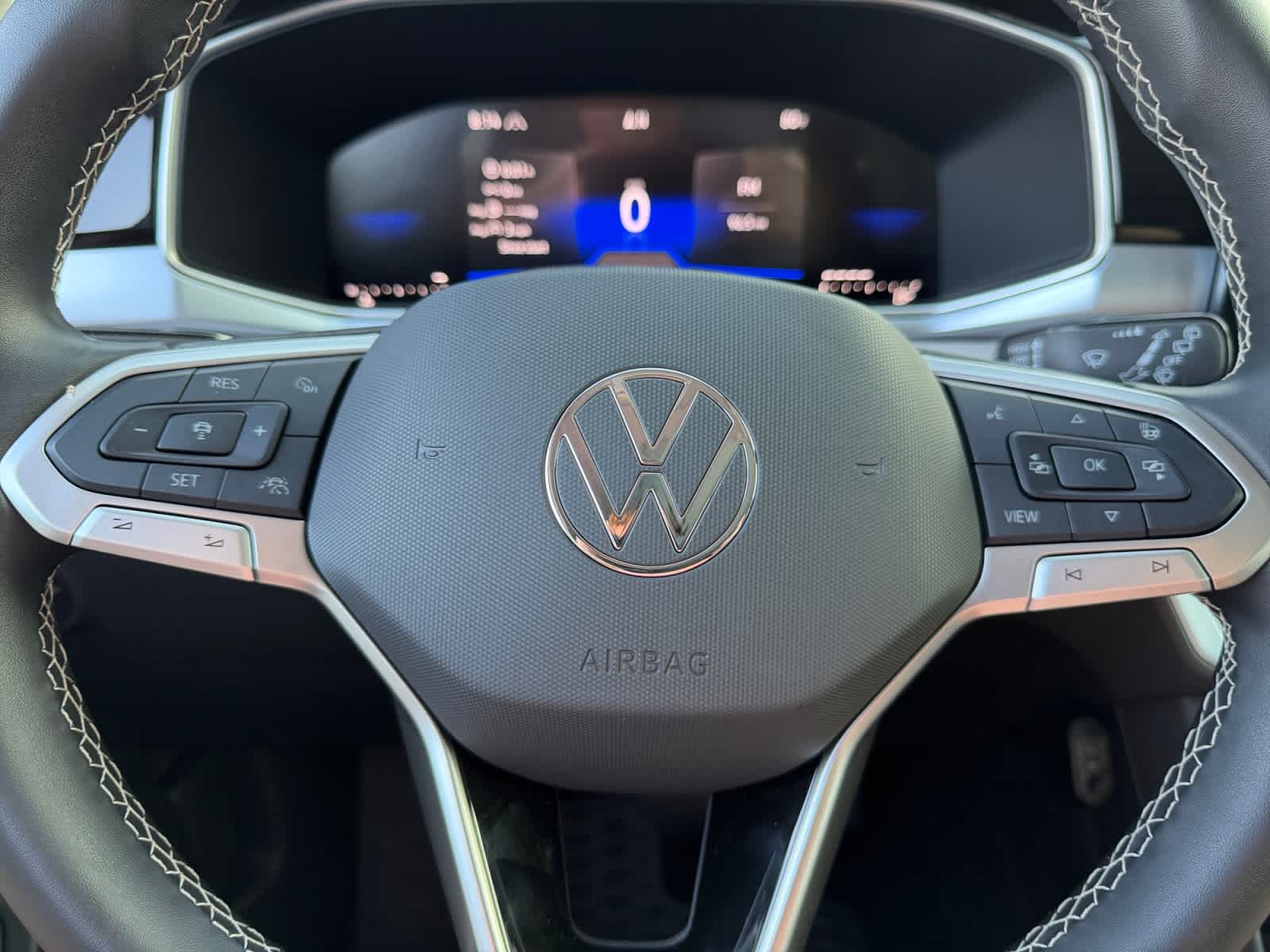 2025 Volkswagen Taos SE