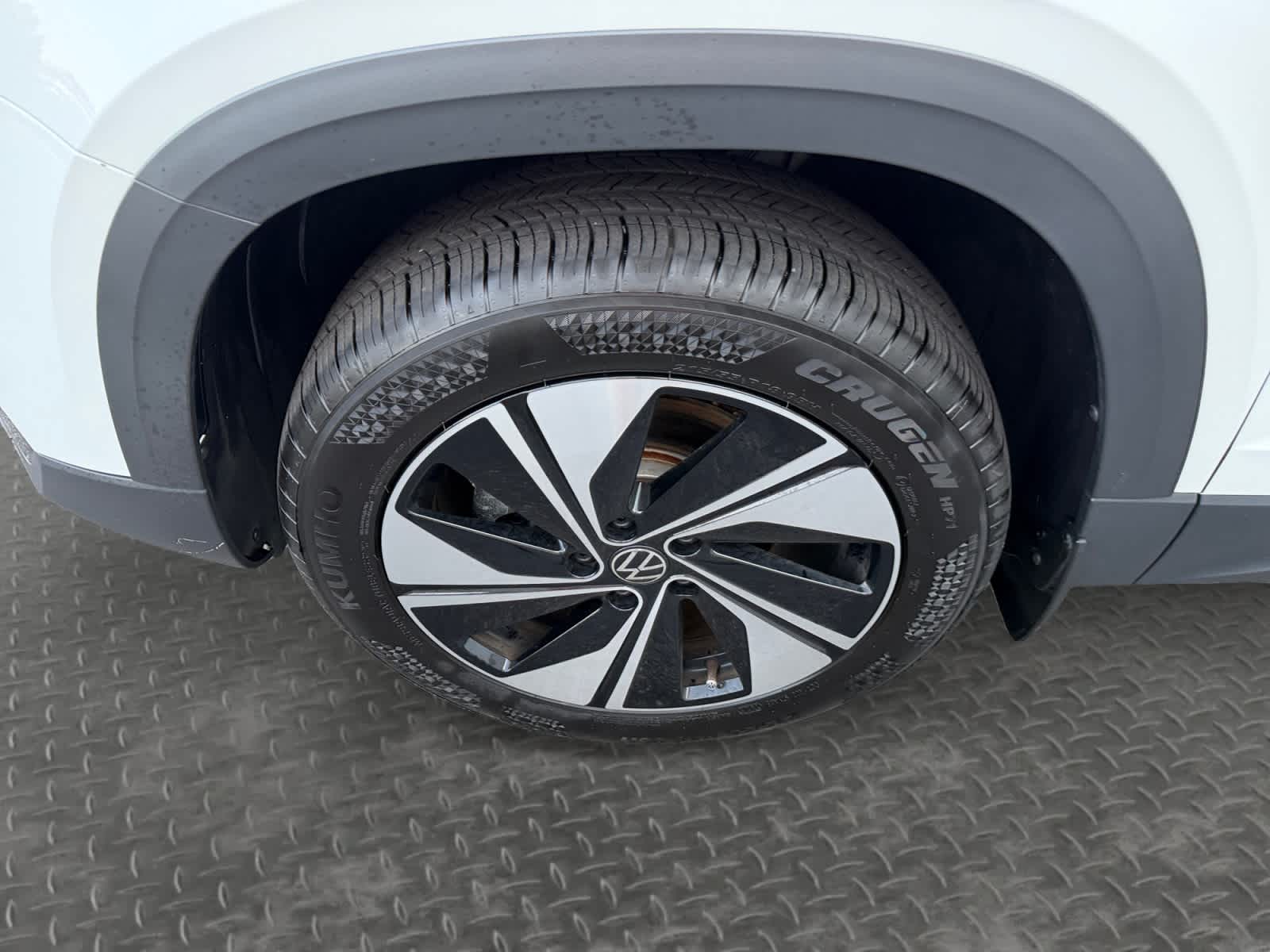 2025 Volkswagen Taos SE