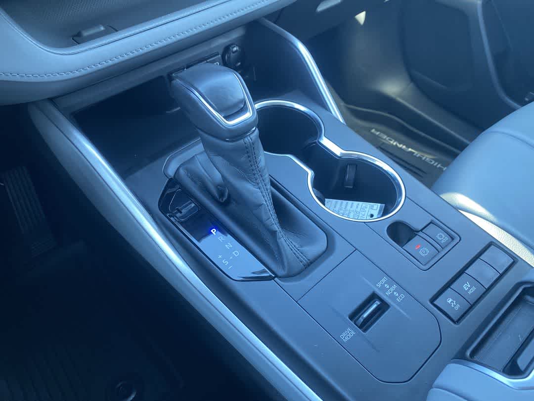 2020 Toyota Highlander Hybrid LE