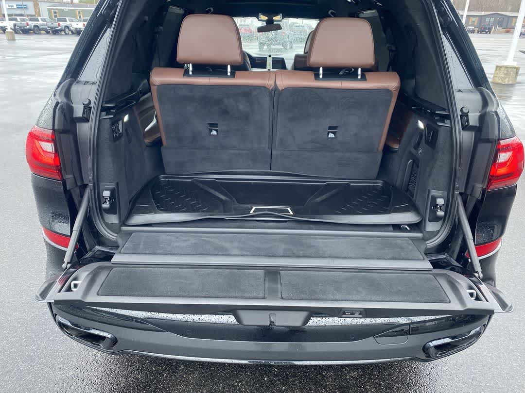 2022 BMW X7 M50i