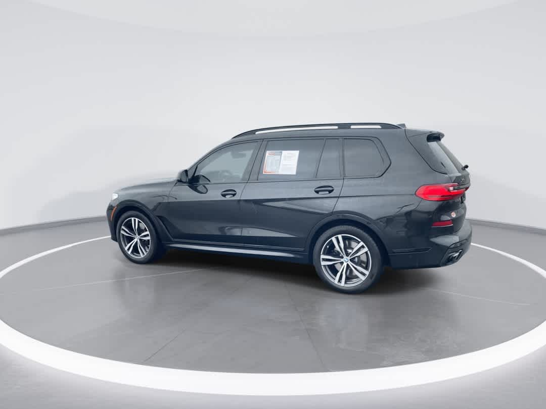 2022 BMW X7 M50i