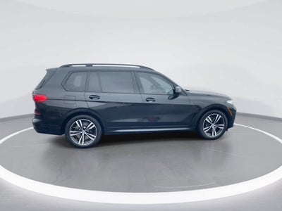 2022 BMW X7 M50i