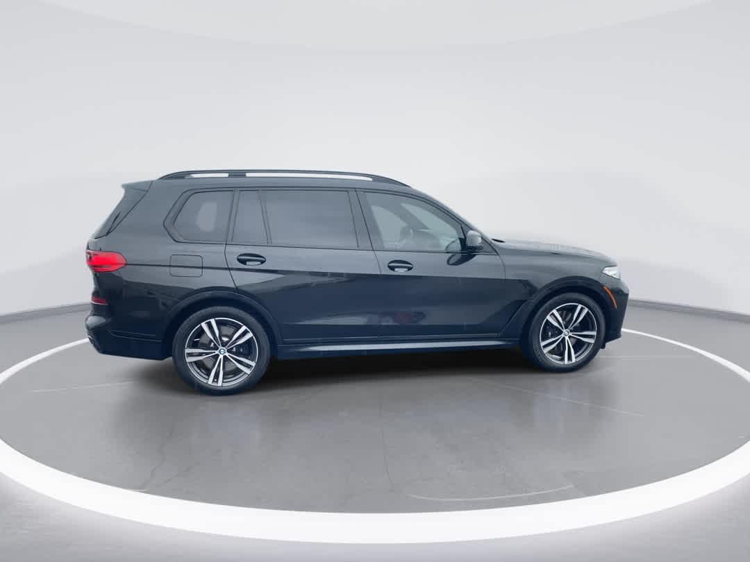 2022 BMW X7 M50i