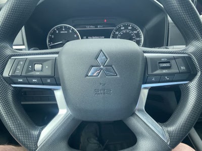 2023 Mitsubishi Outlander ES