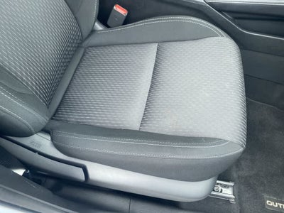 2023 Mitsubishi Outlander ES