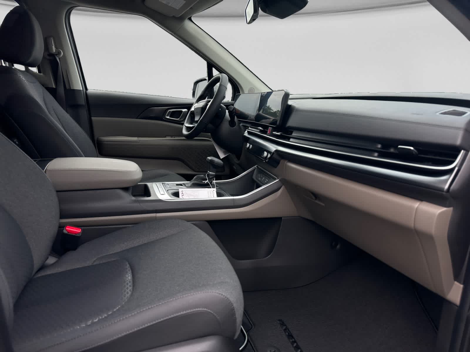 2027 Kia Carnival LX