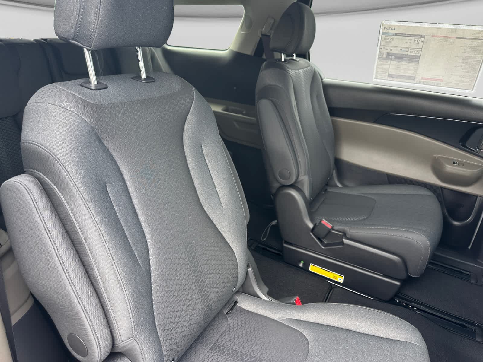 2027 Kia Carnival LX