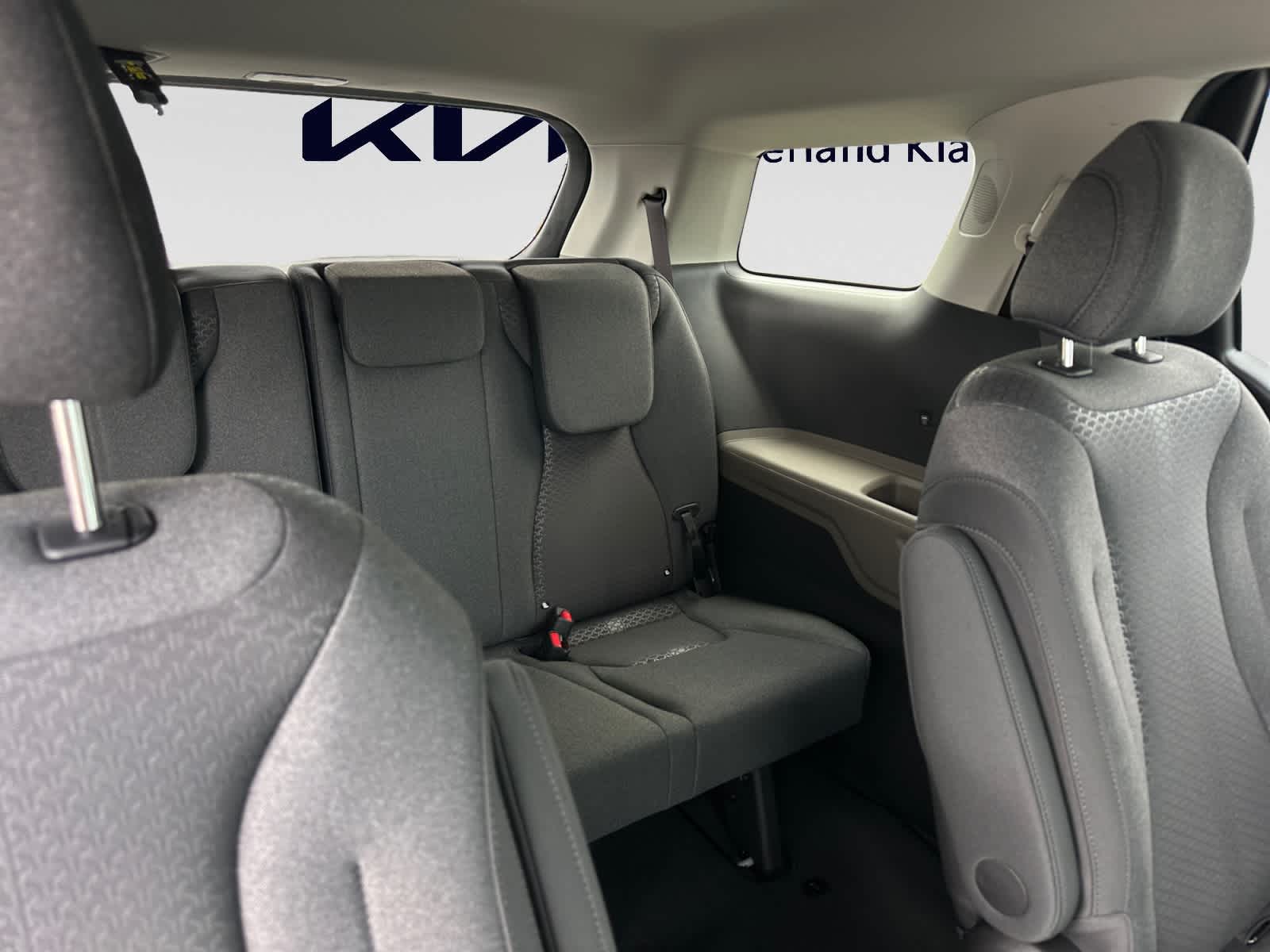 2027 Kia Carnival LX