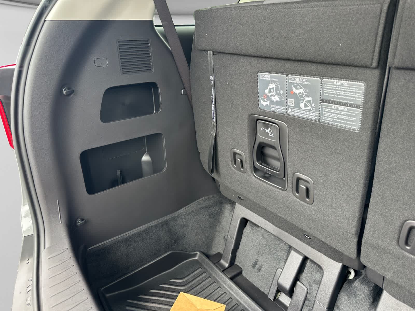 2027 Kia Carnival LX