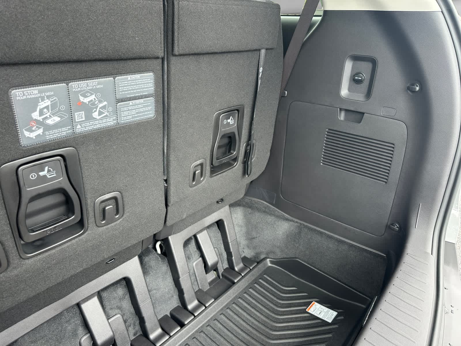 2027 Kia Carnival LX