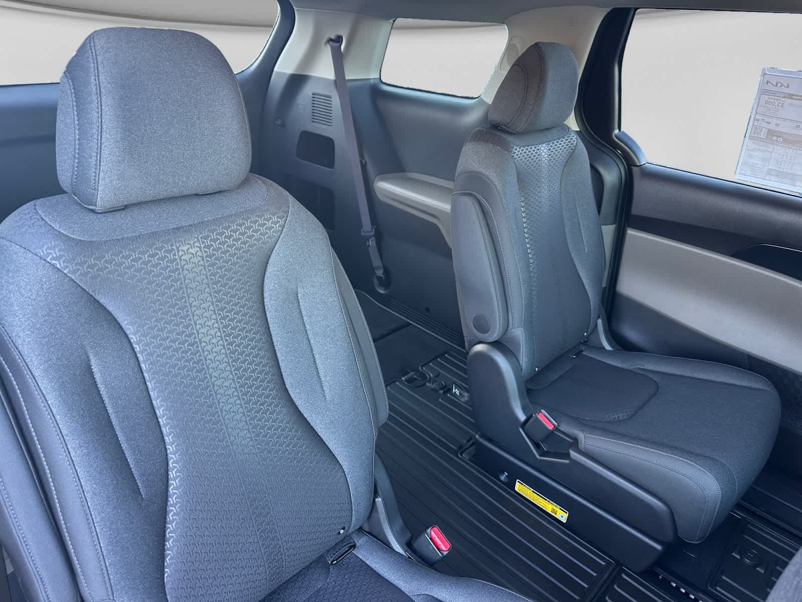 2027 Kia Carnival LX
