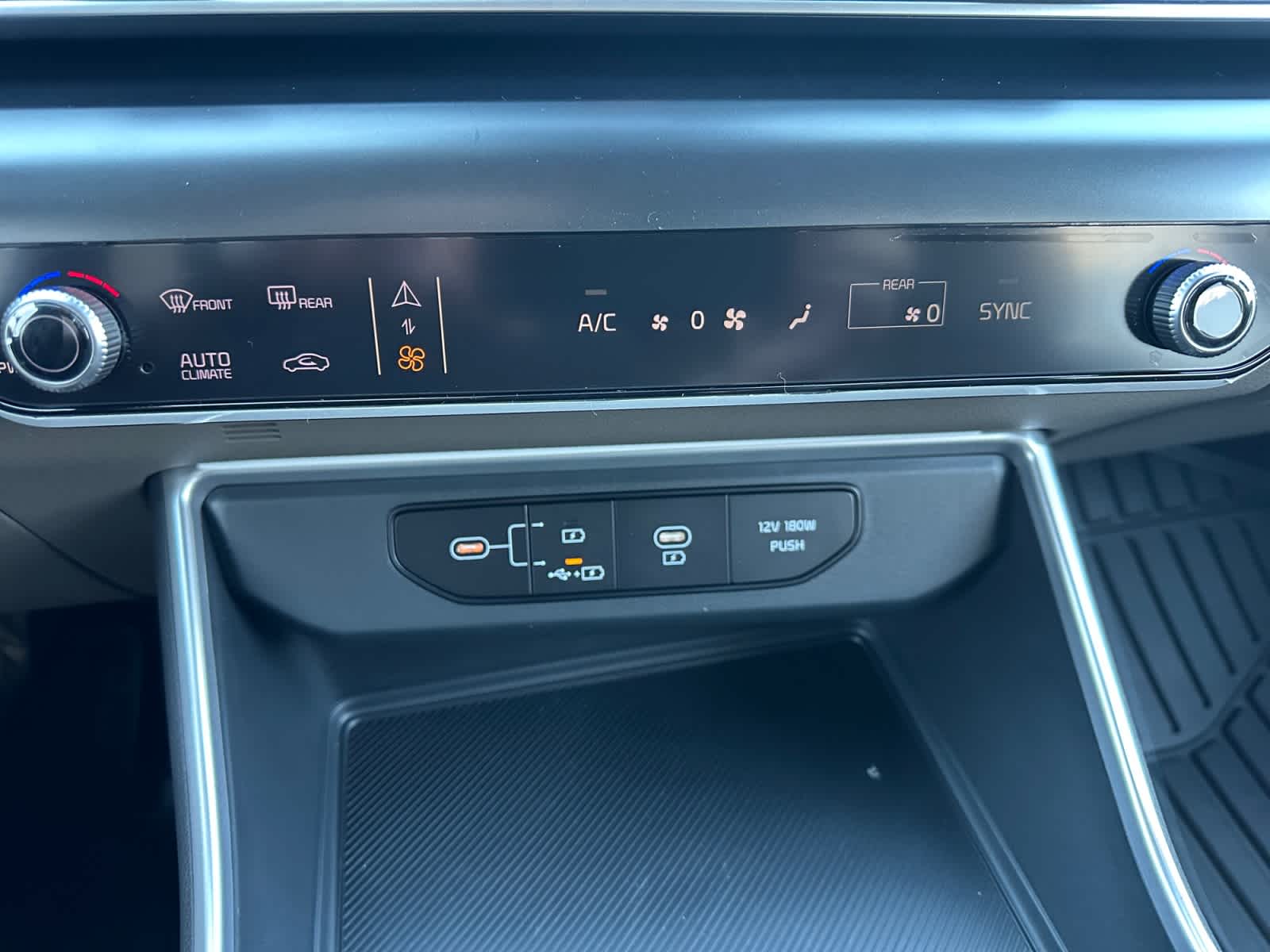 2027 Kia Carnival LX