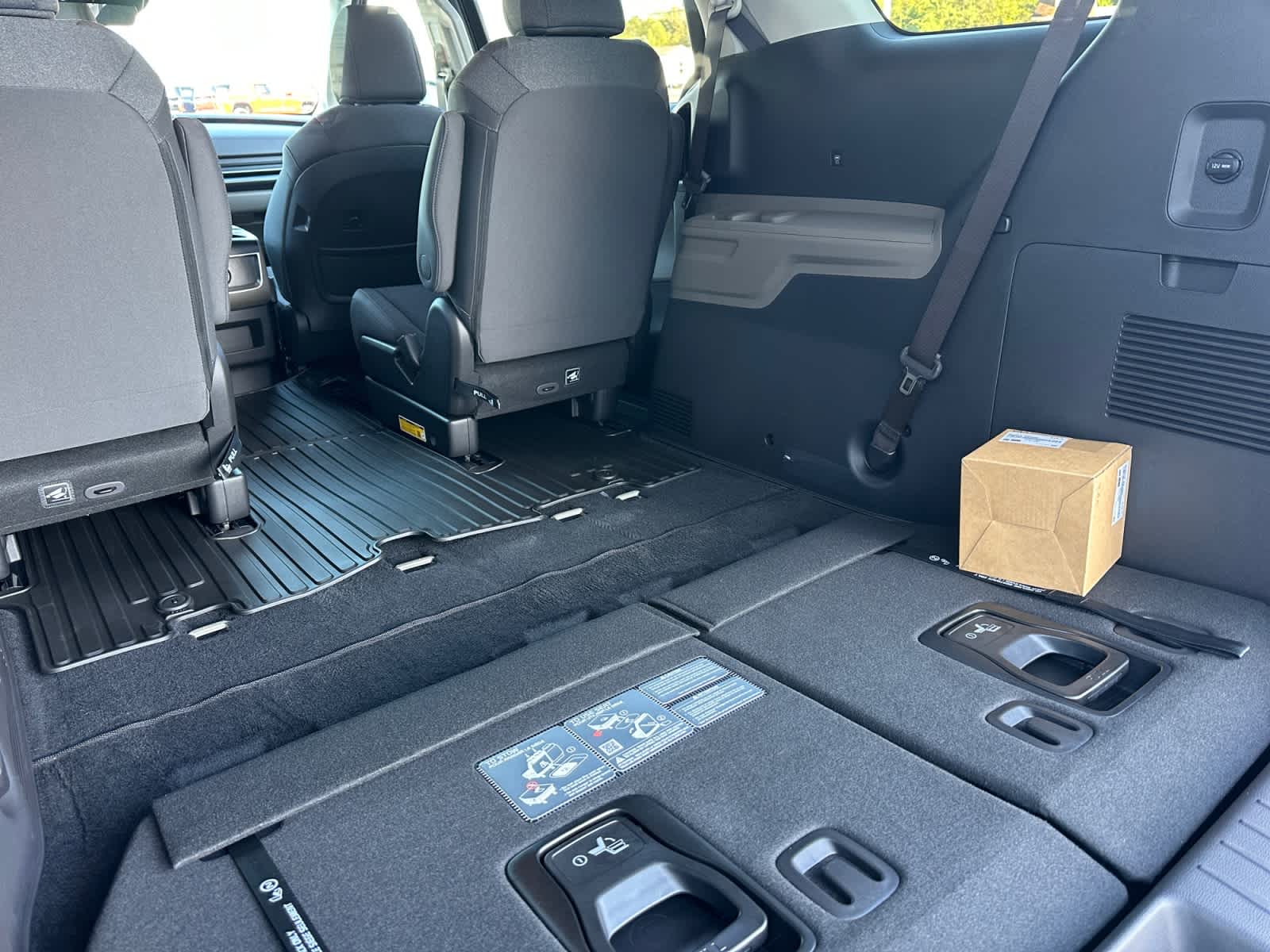 2027 Kia Carnival LX