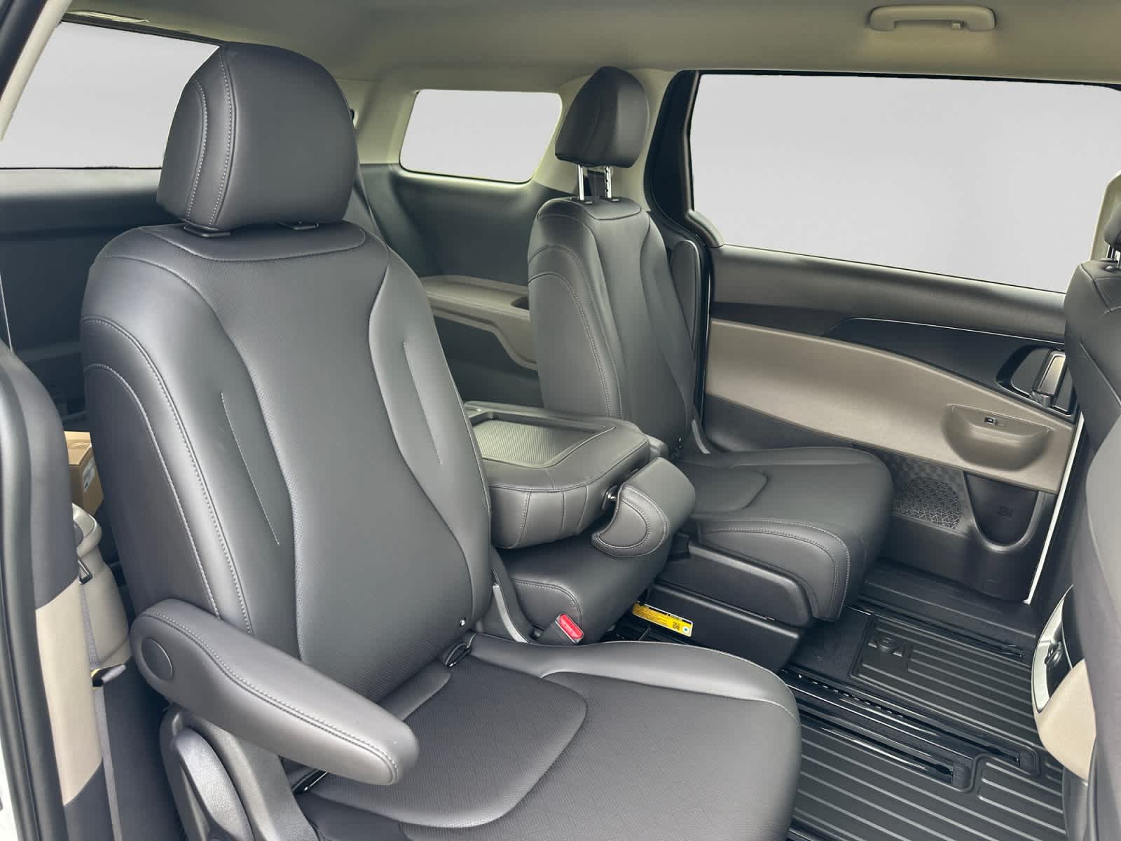 2027 Kia Carnival LXS
