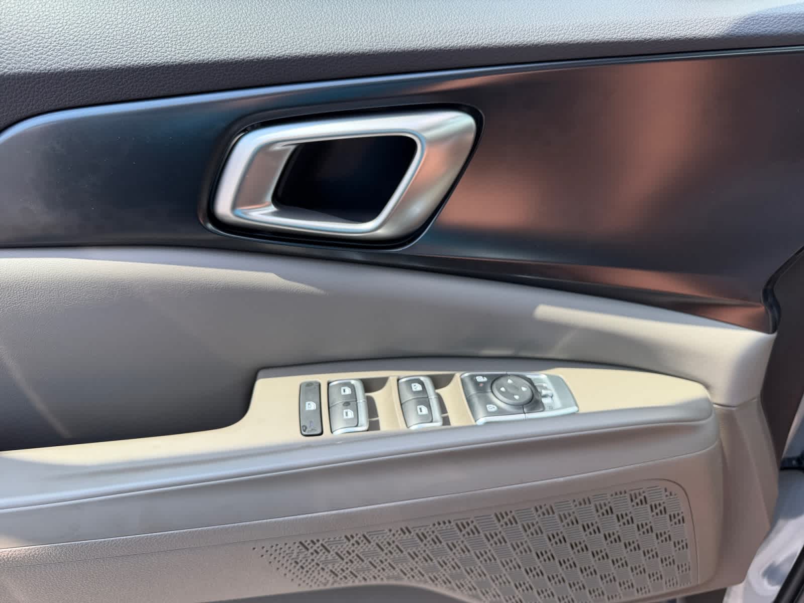 2027 Kia Carnival Hybrid LXS