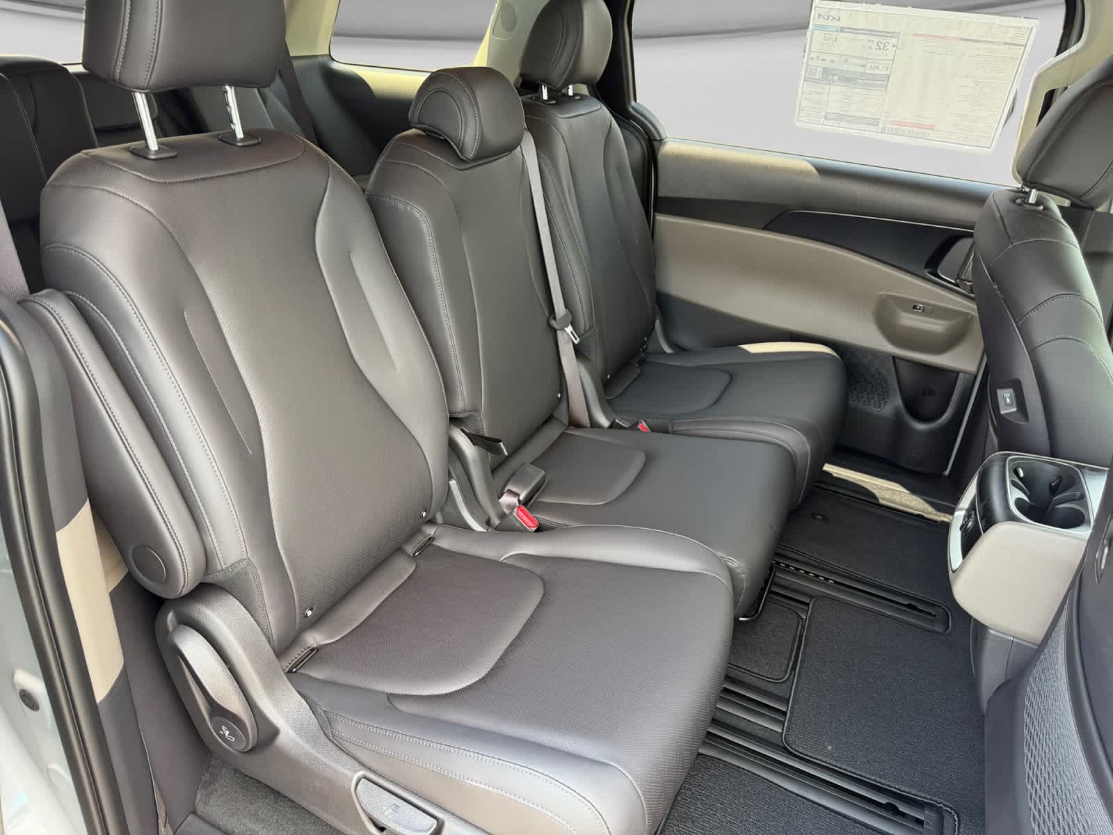 2027 Kia Carnival Hybrid LXS