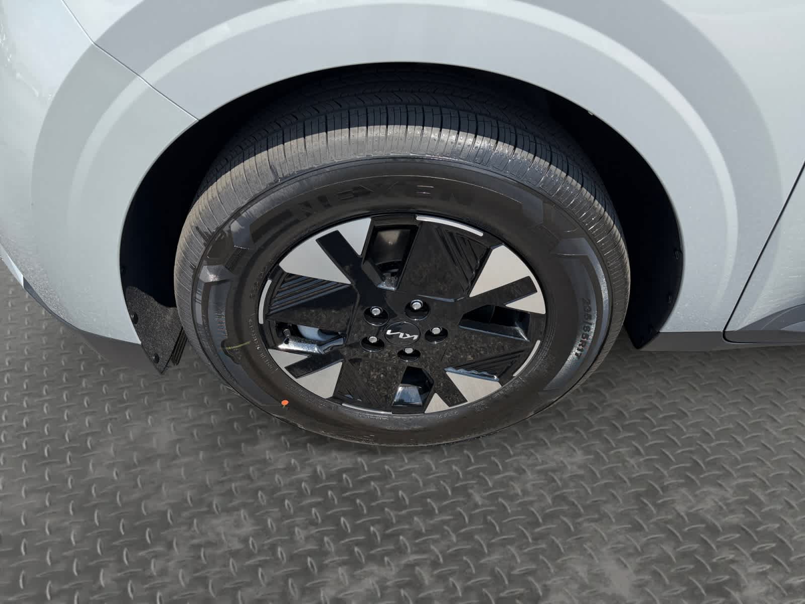 2027 Kia Carnival Hybrid LXS