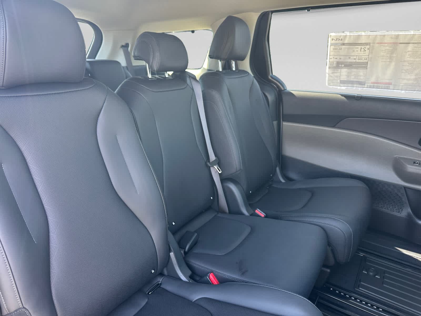 2027 Kia Carnival EX