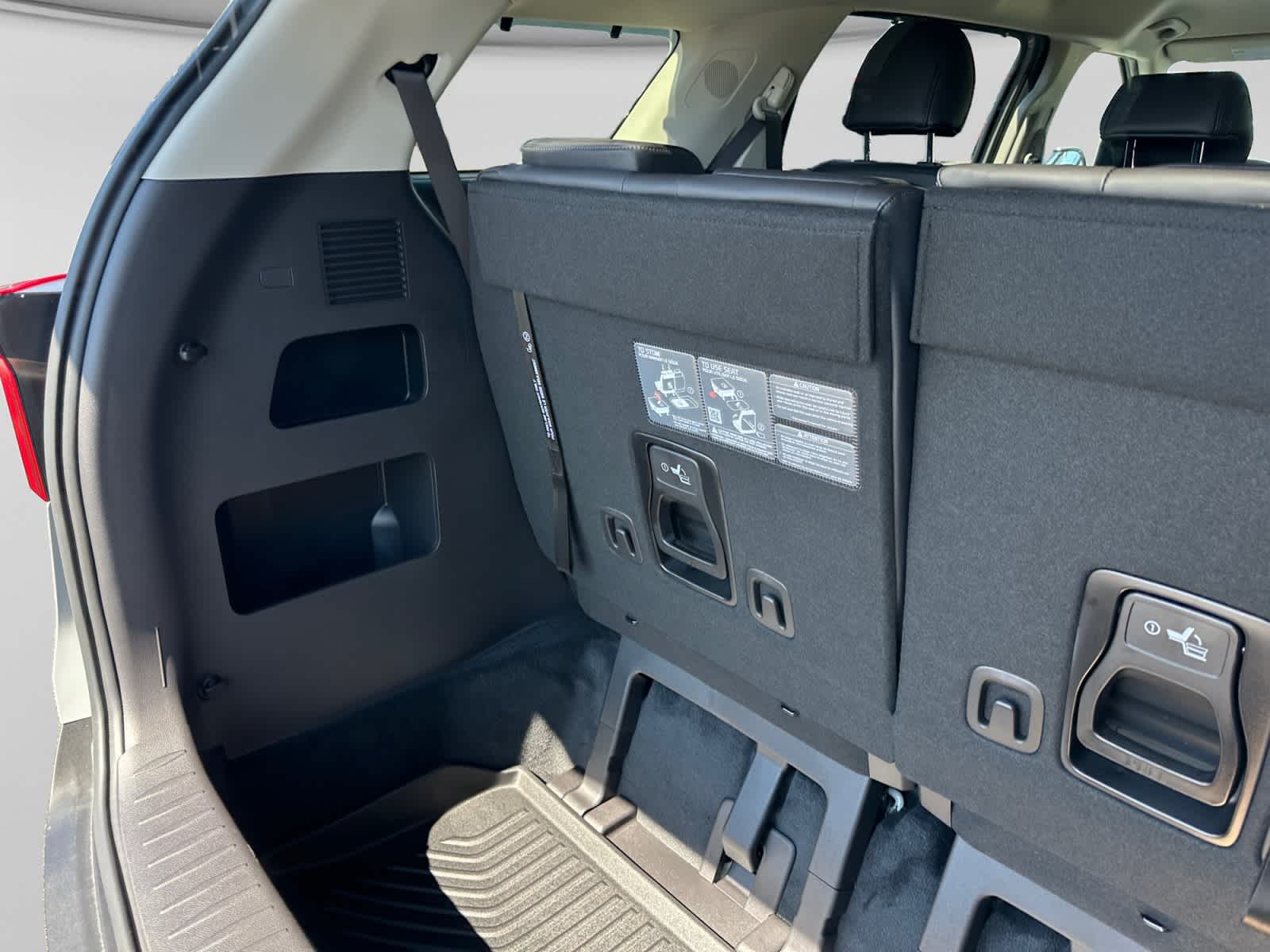 2027 Kia Carnival EX