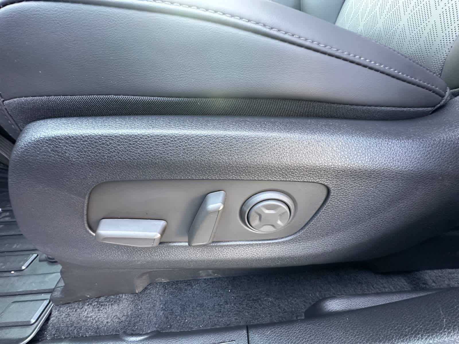 2027 Kia Carnival EX