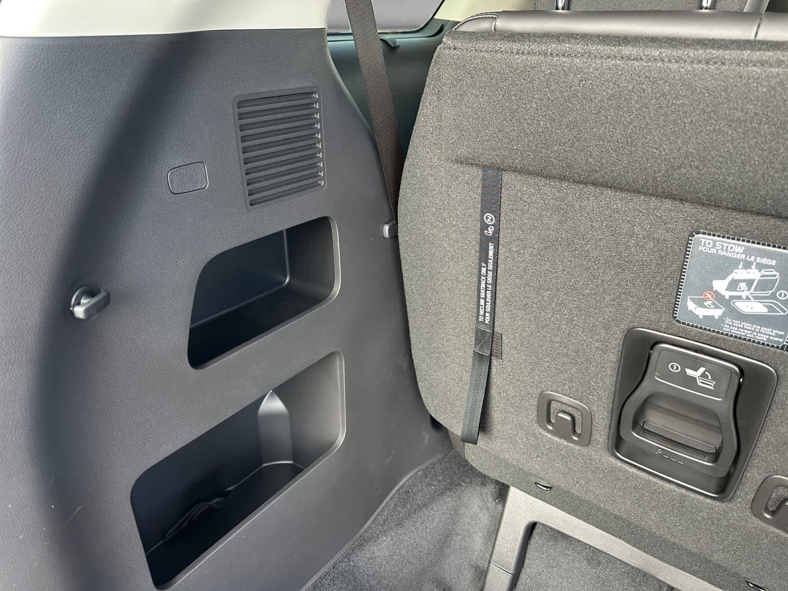 2027 Kia Carnival EX