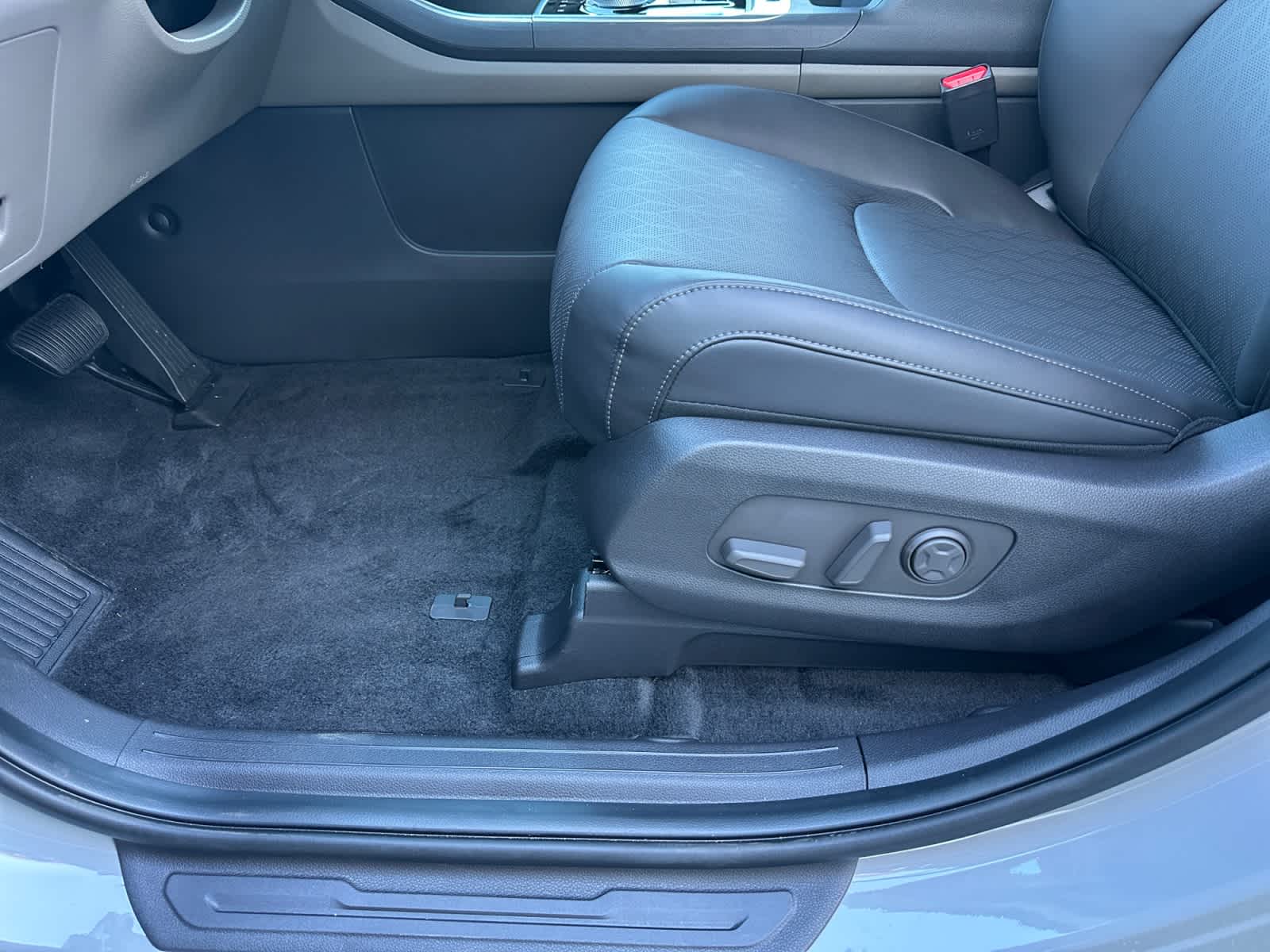 2027 Kia Carnival Hybrid EX