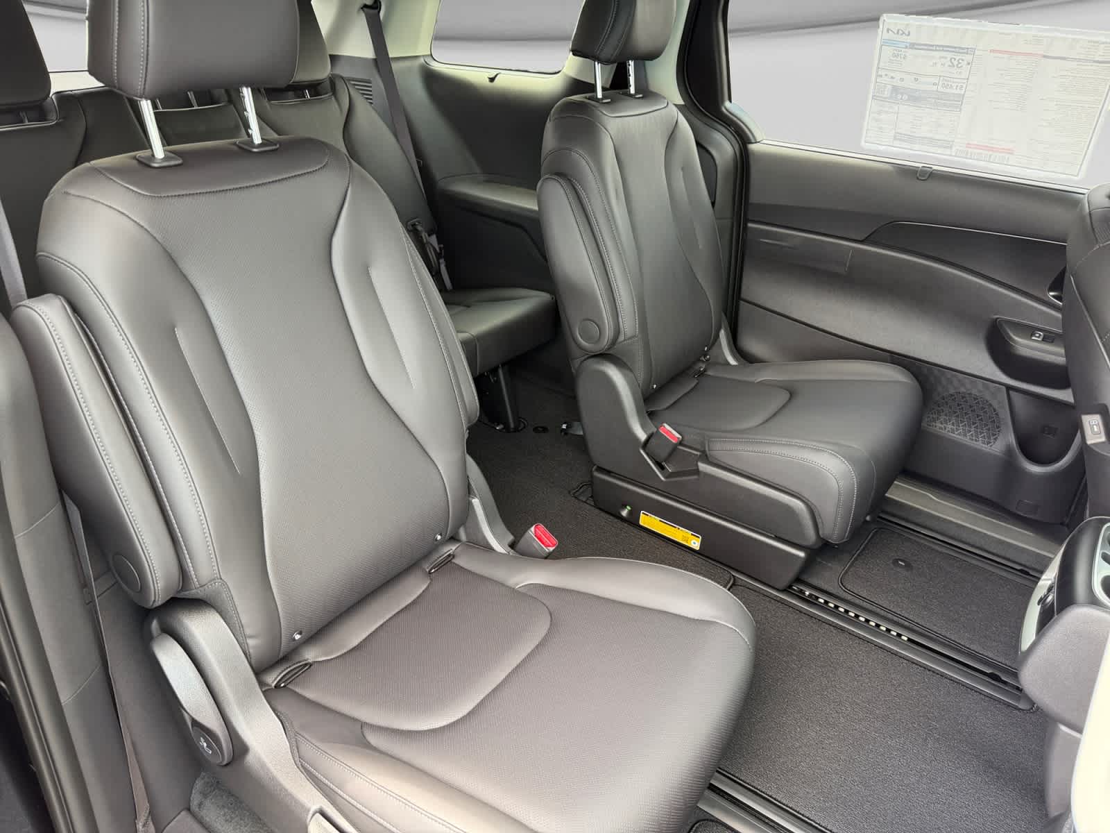 2027 Kia Carnival Hybrid EX