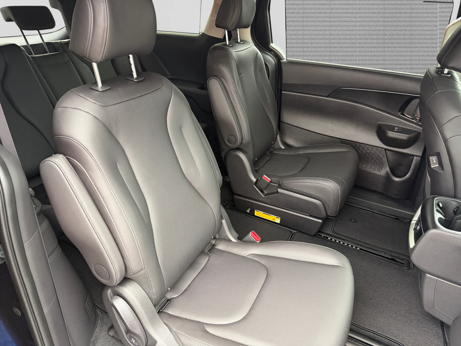 2027 Kia Carnival Hybrid EX