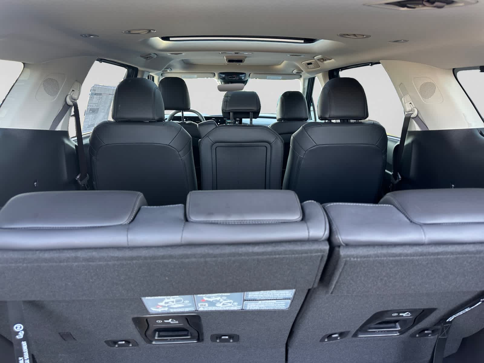 2027 Kia Carnival SX
